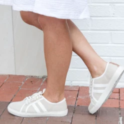 Budget 🛒 Mary Square Michelle Mcdowell Whit 👟 Sneaker 🔔